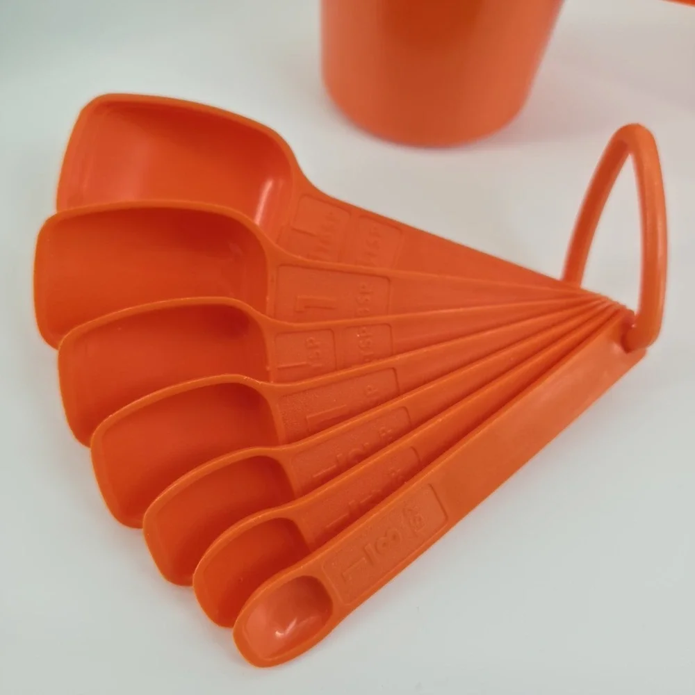 Tupperware Orange 6 Measuring Cups 7 Spoons Sets Include D-Ring & Slimline 32oz